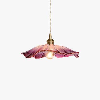 Lampada a sospensione in vetro a petali di fiore con paralume smerlato, ottone e vetro rosa vintage