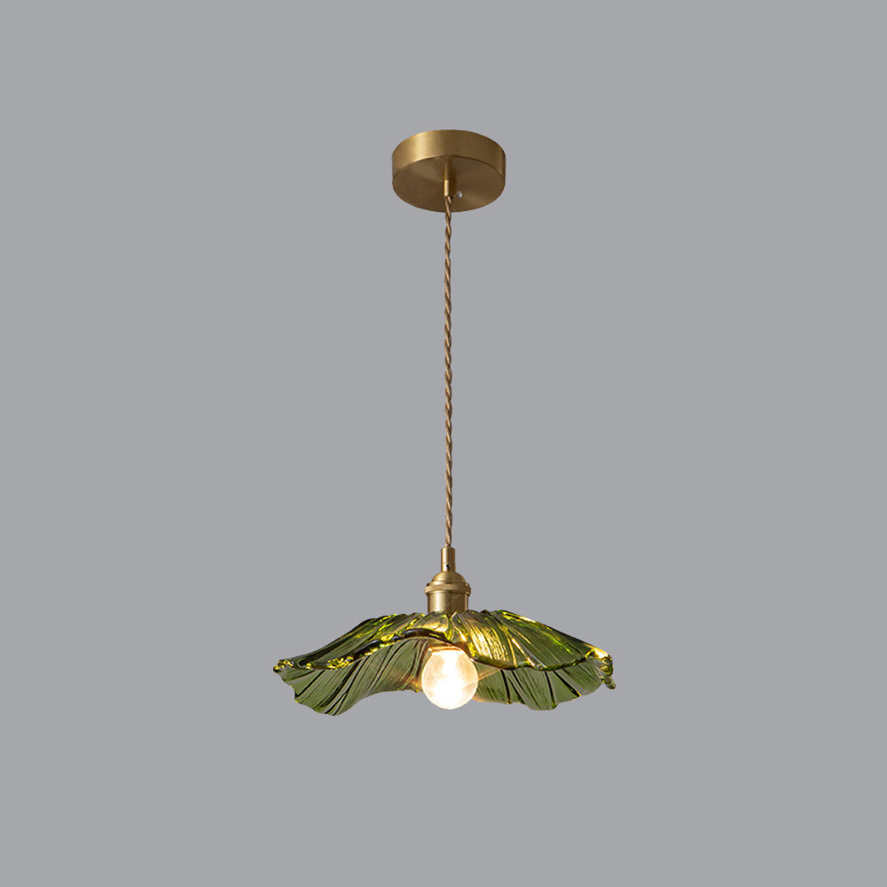 Lampada a sospensione in vetro a petali di fiore con paralume smerlato, ottone e vetro rosa vintage