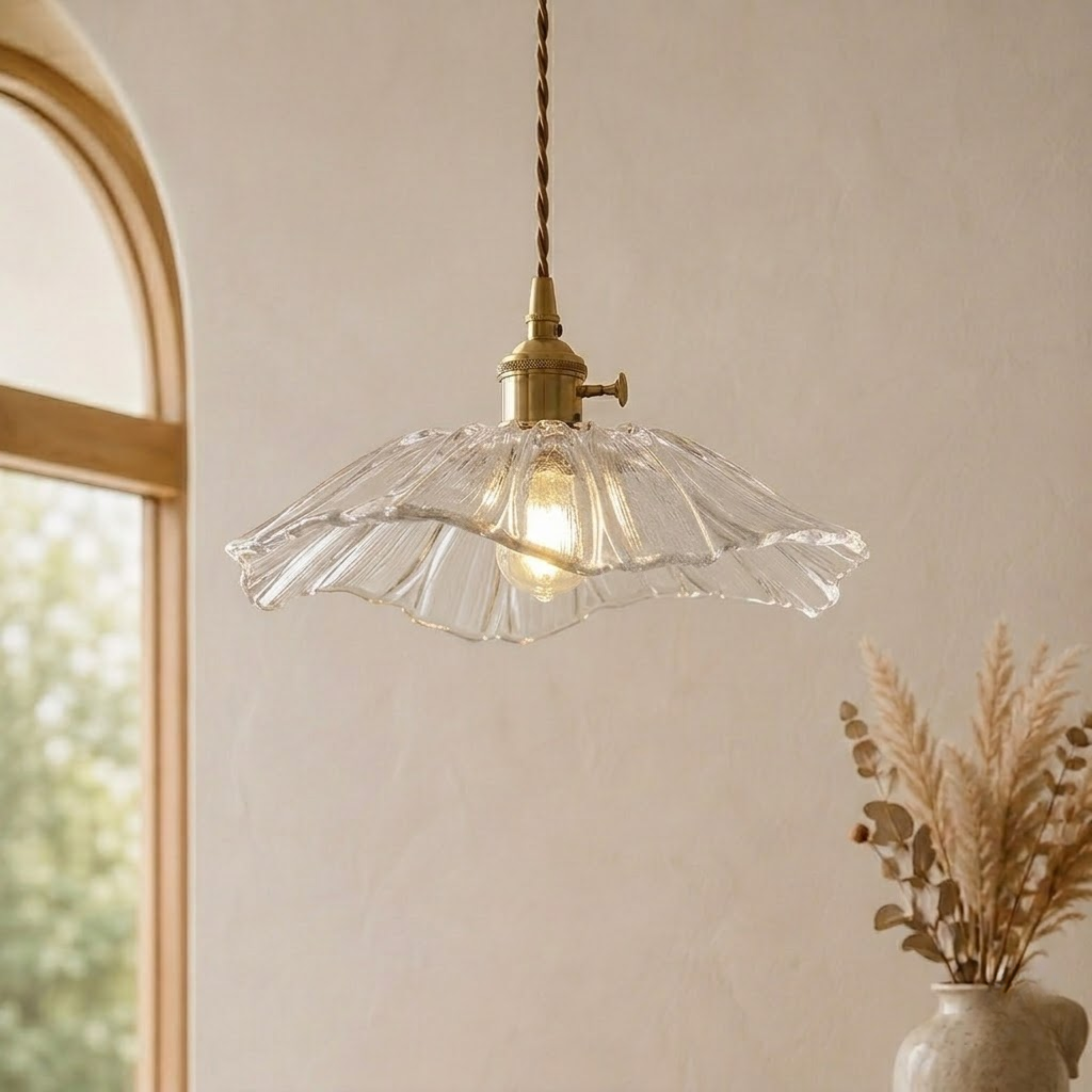 Lampada a sospensione LED vintage in vetro a fiore con bordo smerlato