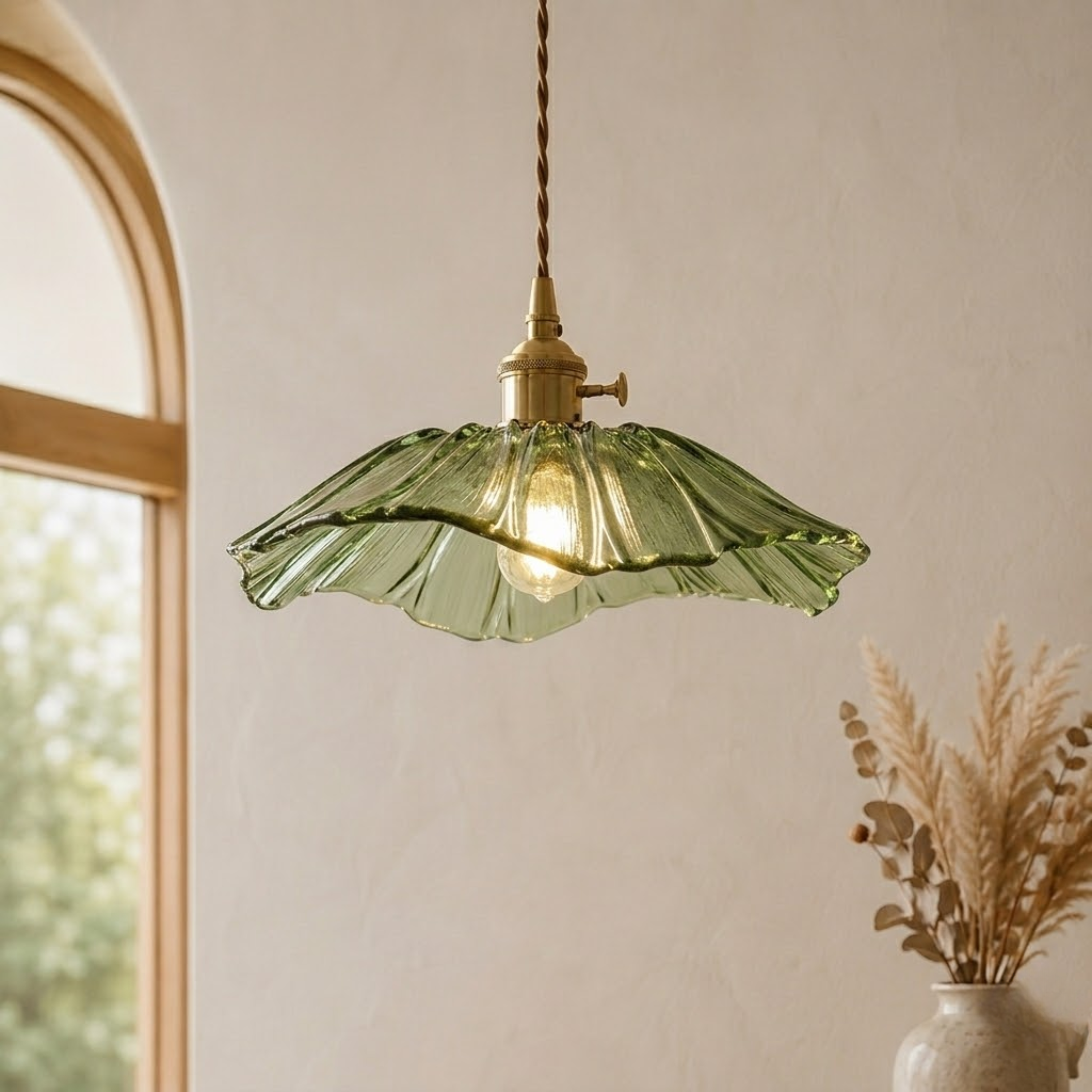 Lampada a sospensione LED vintage in vetro a fiore con bordo smerlato