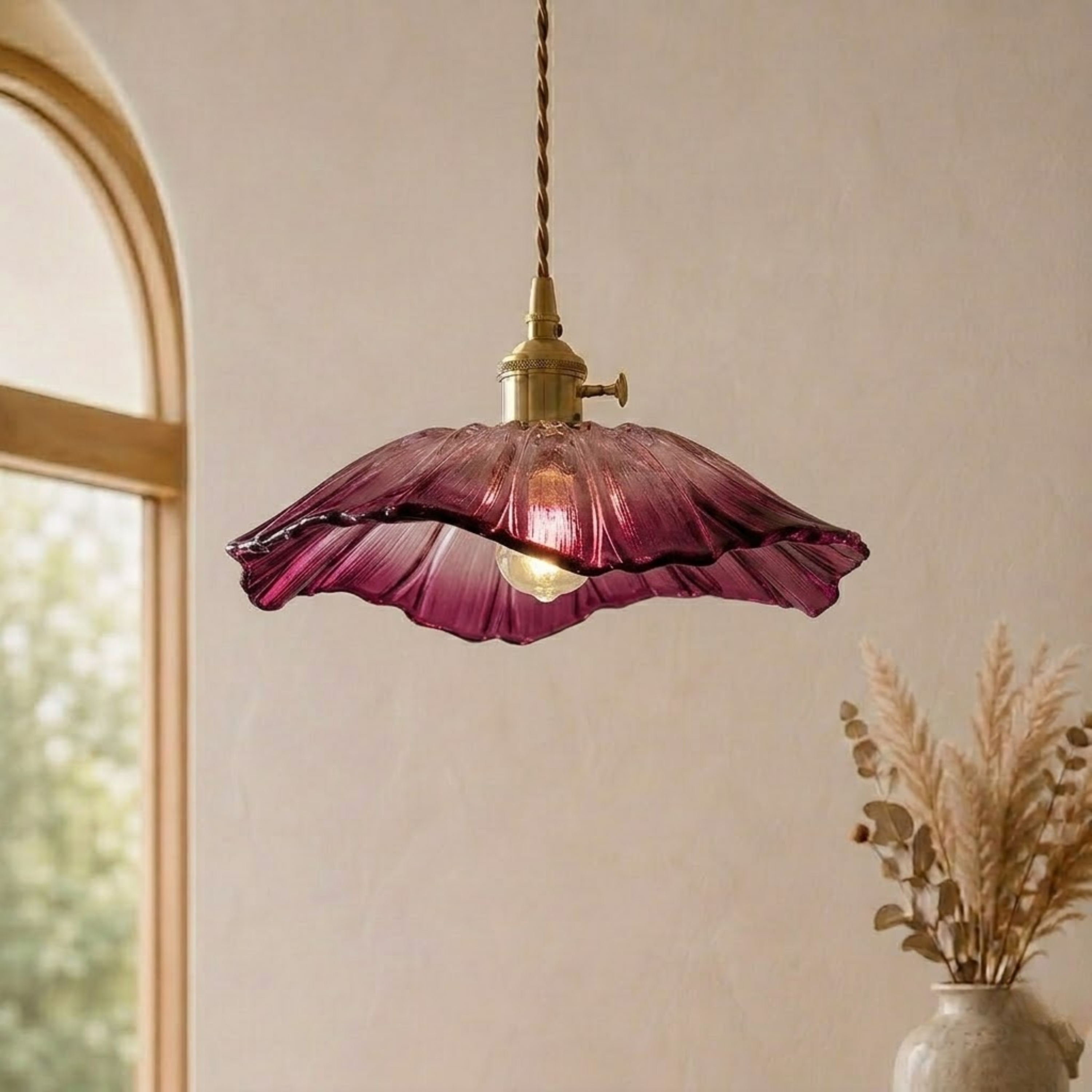 Lampada a sospensione LED vintage in vetro a fiore con bordo smerlato