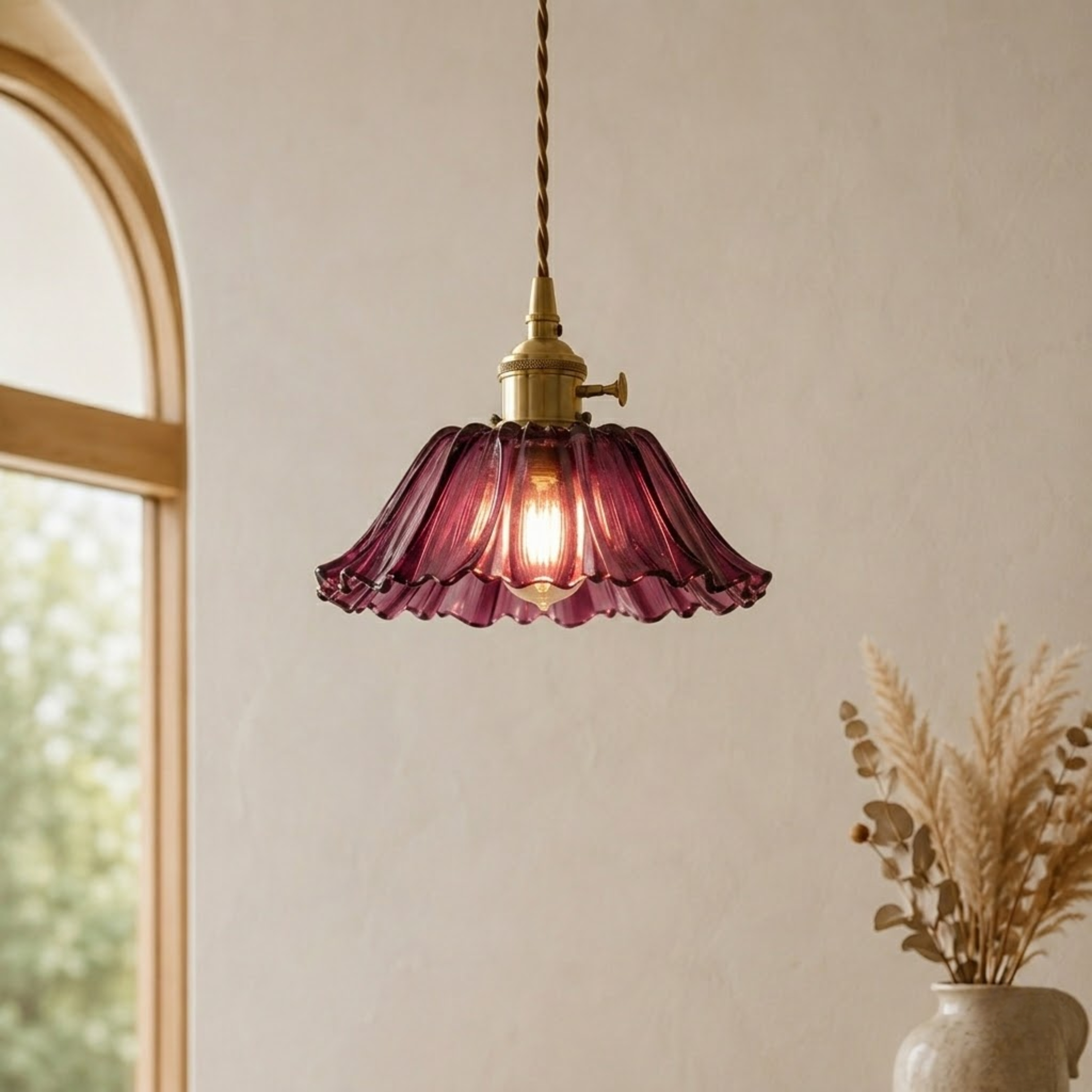 Lampada a sospensione LED vintage in vetro a fiore con bordo smerlato