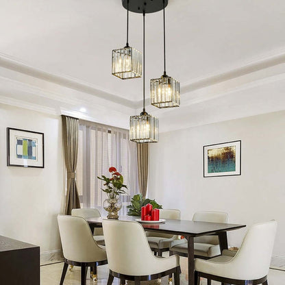Lampada a sospensione lineare moderna a cluster in vetro rigato con paralumi cilindrici neri