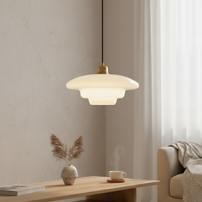 Lampada a sospensione mid century in vetro opalino bianco con dettaglio in ottone