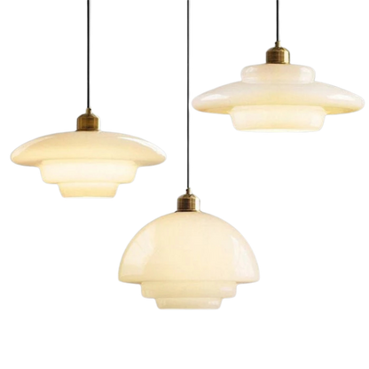 Lampada a sospensione mid century in vetro opalino bianco con dettaglio in ottone