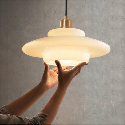 Lampada a sospensione minimalista in vetro stile mid century ad altezza regolabile