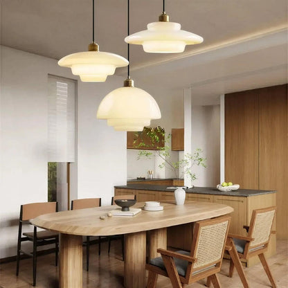 Lampada a sospensione minimalista in vetro stile mid century ad altezza regolabile