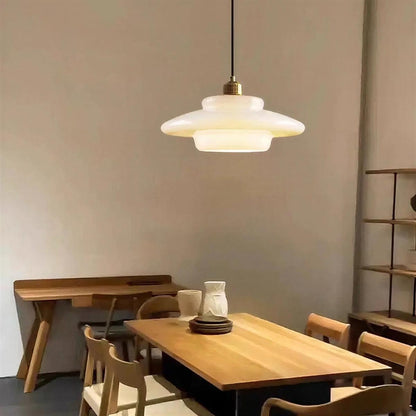 Lampada a sospensione minimalista in vetro stile mid century ad altezza regolabile