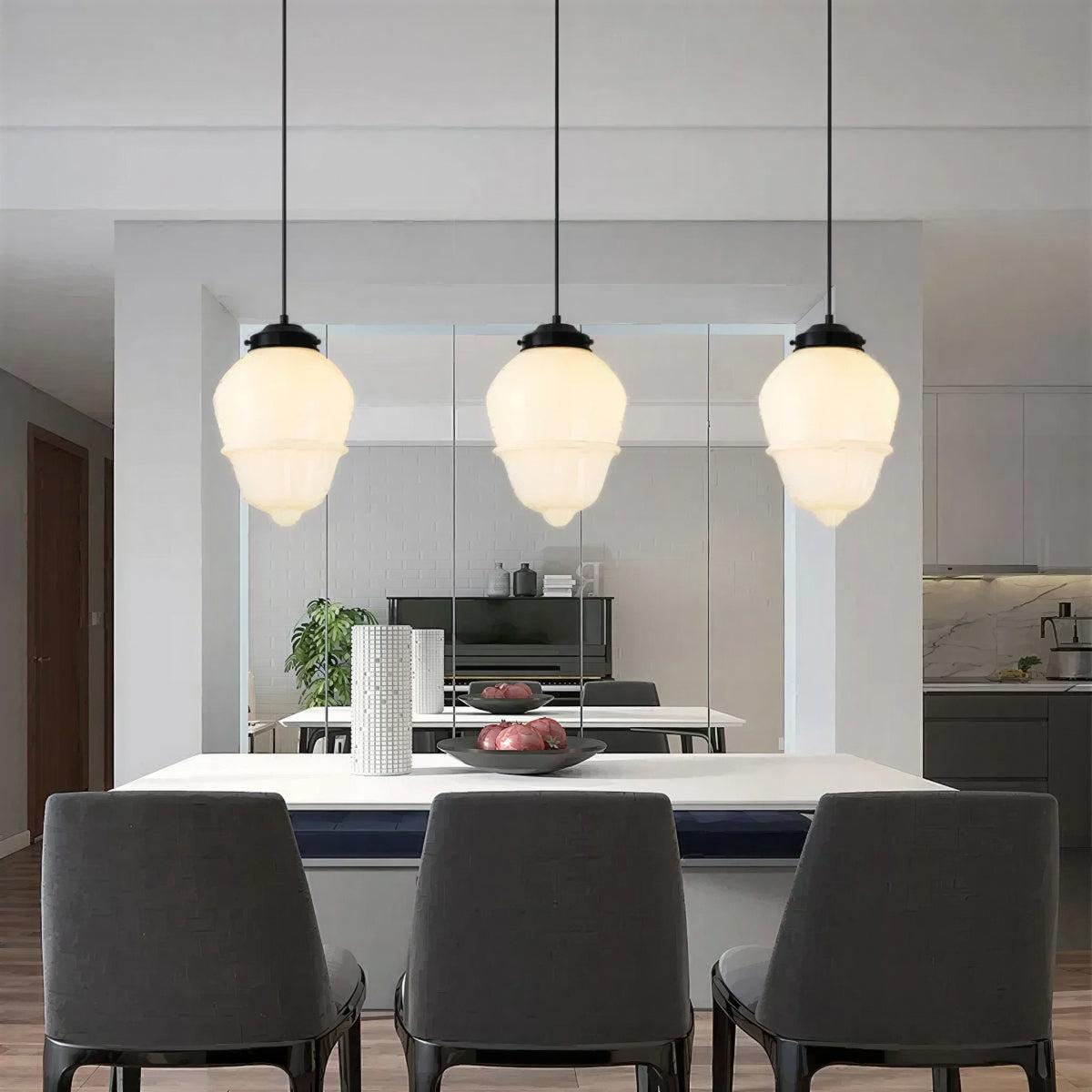Lampada a sospensione moderna con paralume geometrico in vetro satinato