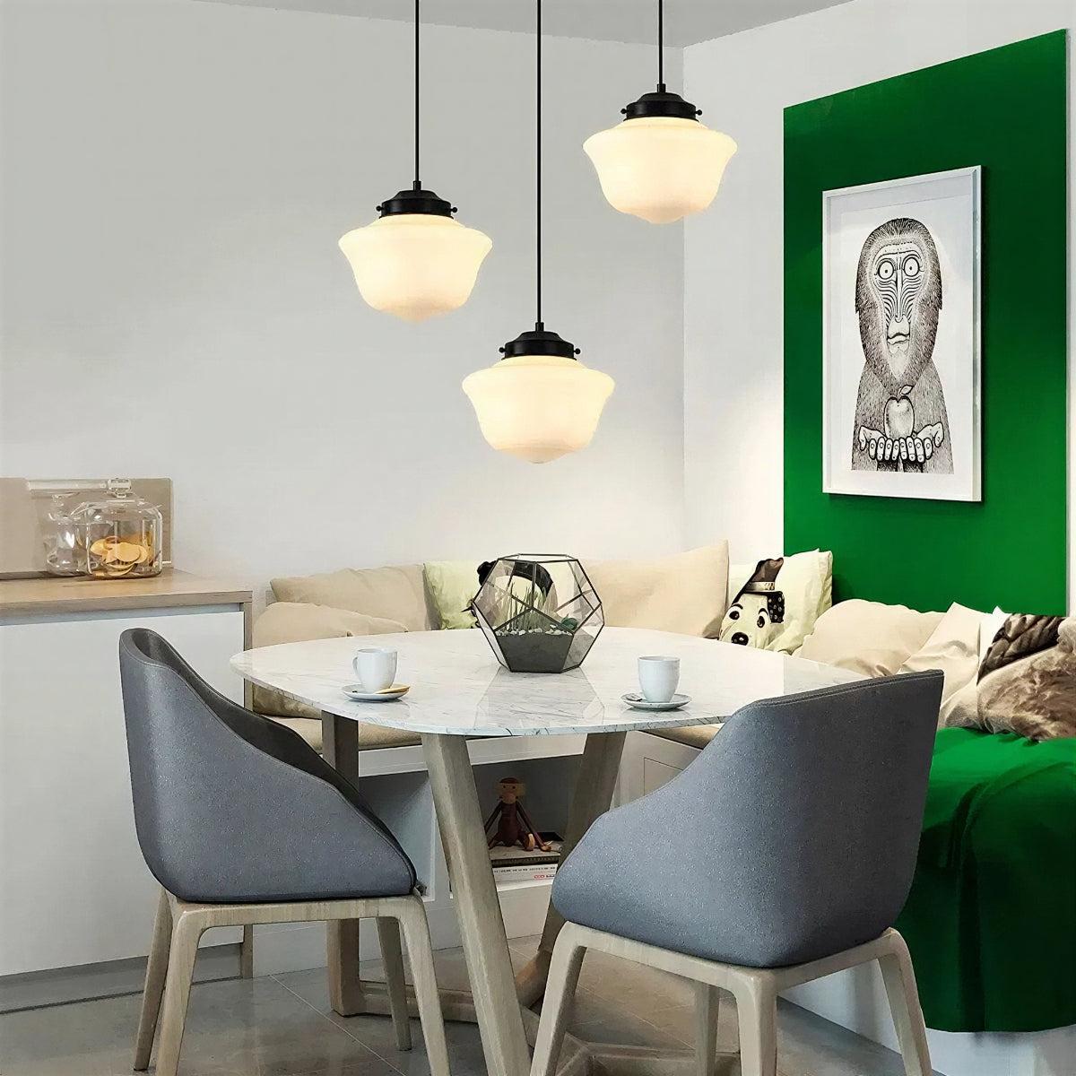 Lampada a sospensione moderna con paralume geometrico in vetro satinato
