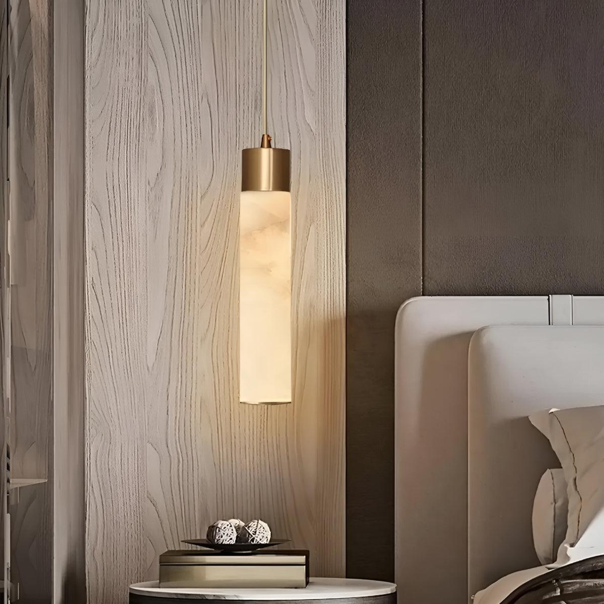 Lampada a sospensione moderna in alabastro con base in ottone
