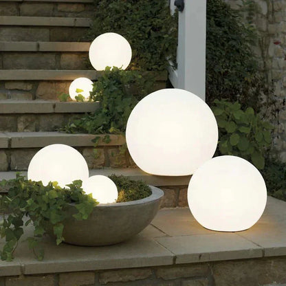 Lampada da giardino LED ricaricabile a sfera in PE, moderna