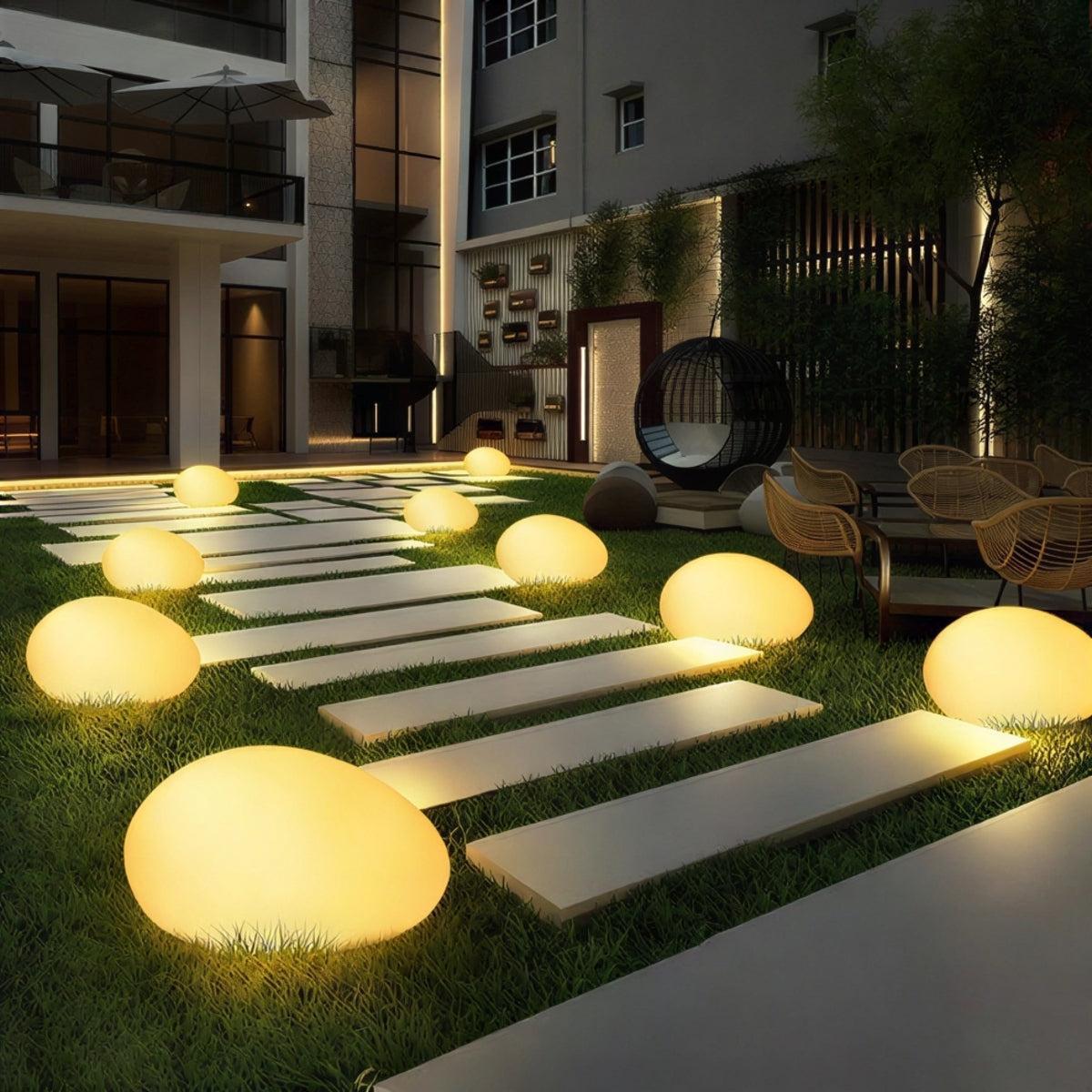 Lampada da giardino solare a forma di pietra per vialetti e aiuole