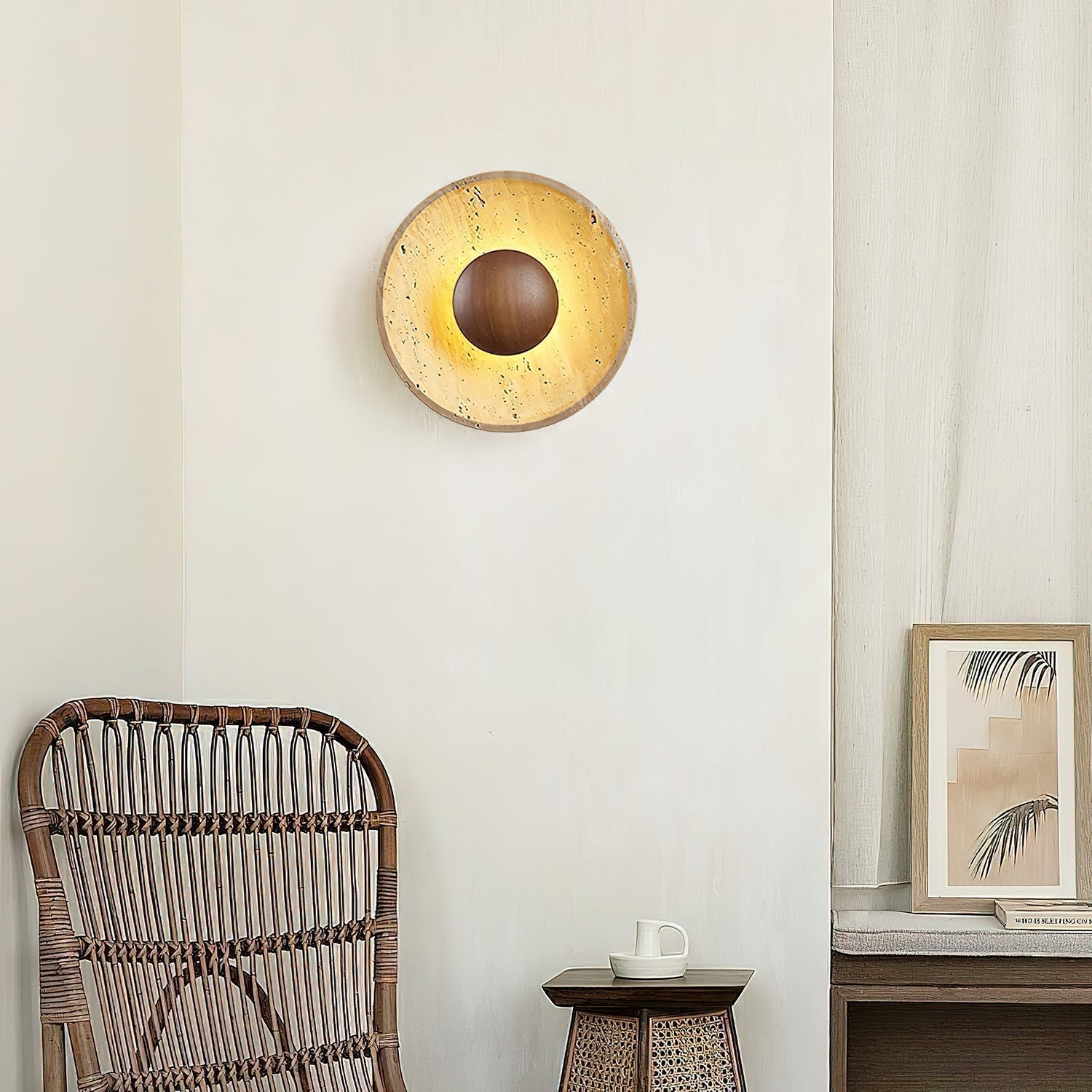Lampada da parete a disco in travertino con sfera in legno, applique moderna
