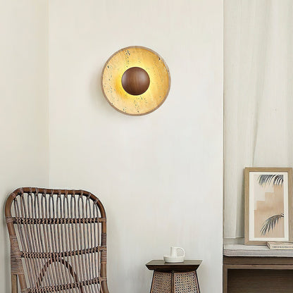 Lampada da parete a disco in travertino con sfera in legno, applique moderna