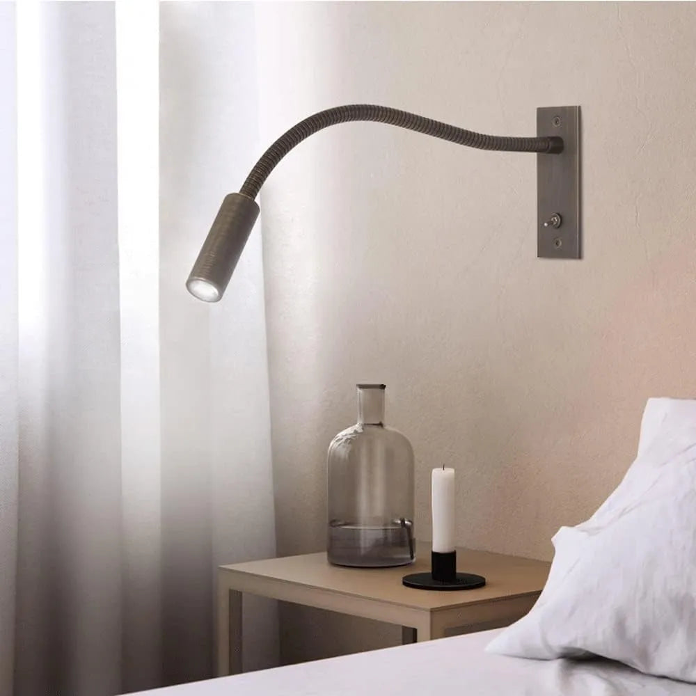 Lampada da parete da lettura LED regolabile in bronzo con braccio a collo di cigno