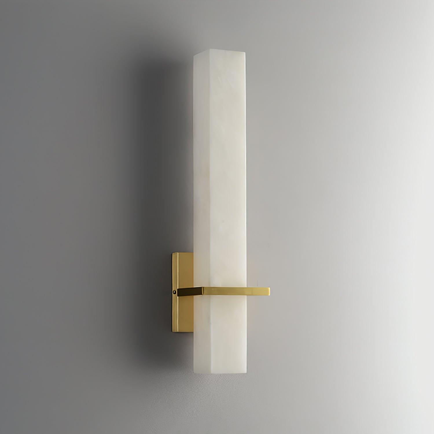 Lampada da parete in alabastro bianco e metallo, applique moderna cuboide