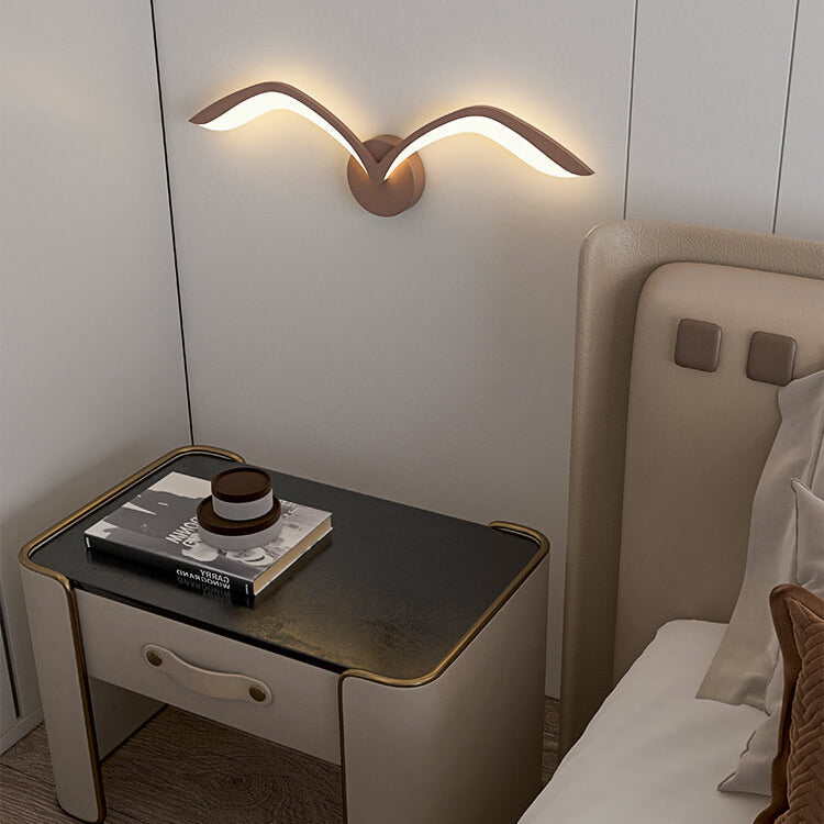 Lampada da parete LED minimalista a forma di ali, marrone o bianca