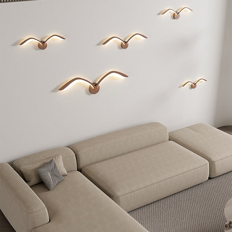 Lampada da parete LED minimalista a forma di ali, marrone o bianca
