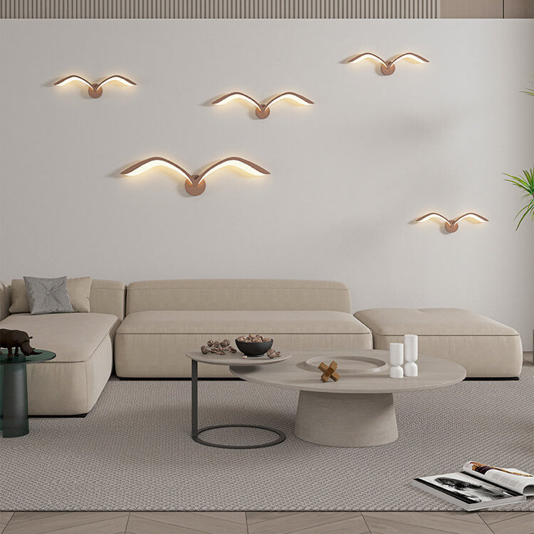 Lampada da parete LED minimalista a forma di ali, marrone o bianca