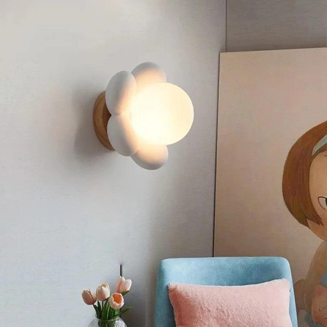 Lampada da parete LED moderna a forma di fiore in resina e metallo