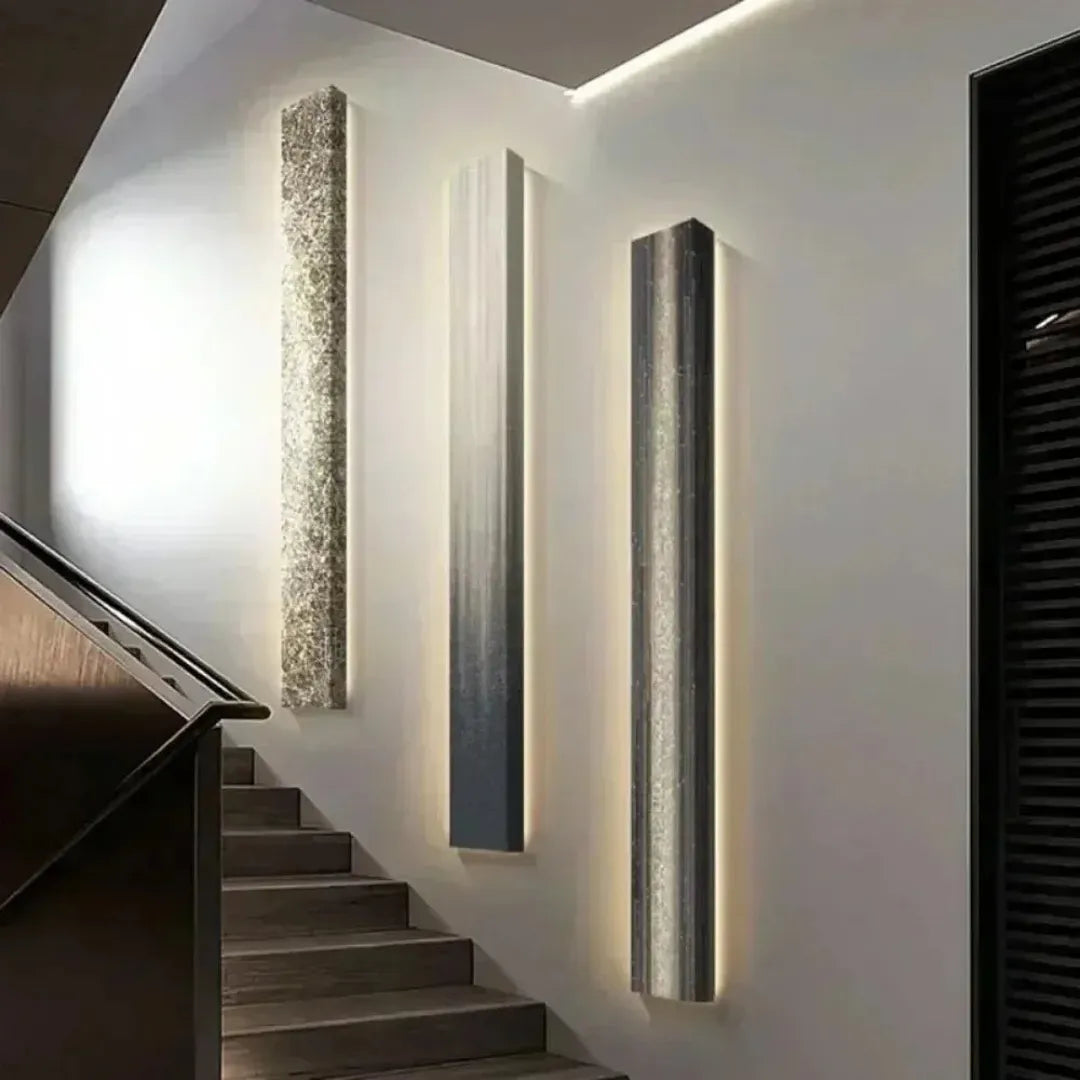 Lampada da parete LED moderna con finitura in legno