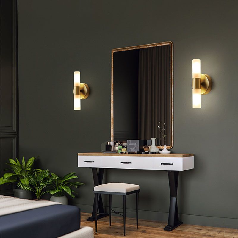 Lampada da parete LED moderna oro con paralumi cilindrici in acrilico satinato