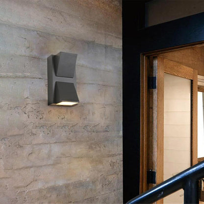 Lampada da parete per esterni a LED moderna in metallo nero
