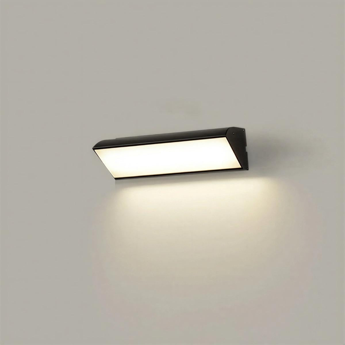 Lampada da parete per esterni a luce verso il basso per patio e ingresso