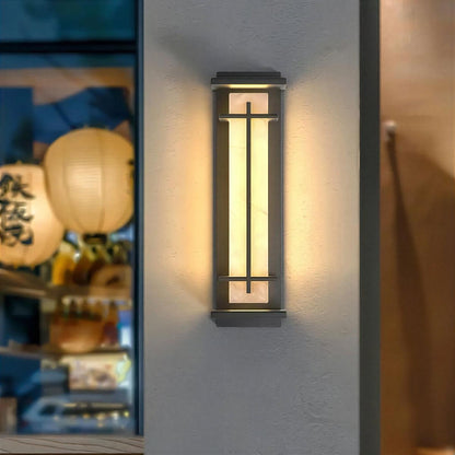 Lampada da parete per esterni in alabastro con design a gabbia verticale