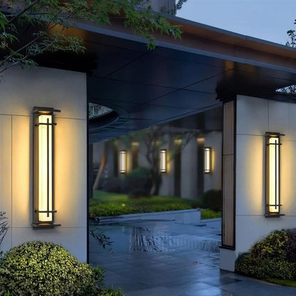 Lampada da parete per esterni in alabastro con design a gabbia verticale