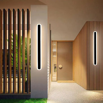 Lampada da parete per esterni lineare ovale in metallo nero