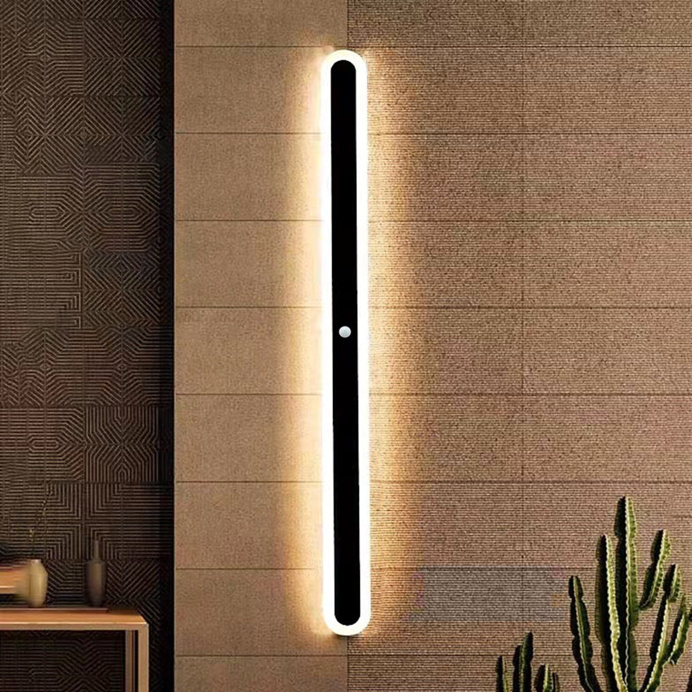 Lampada da parete per esterni lineare ovale in metallo nero
