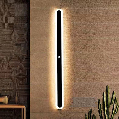 Lampada da parete per esterni lineare ovale in metallo nero