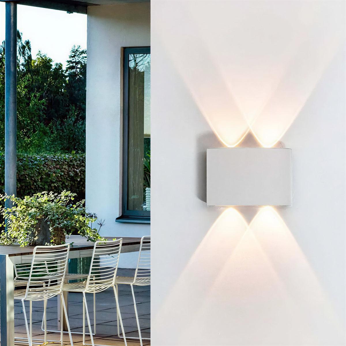 Lampada da parete per esterni moderna con design curvo a LED