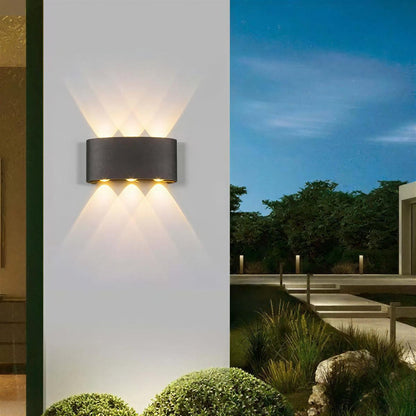 Lampada da parete per esterni moderna con design curvo a LED