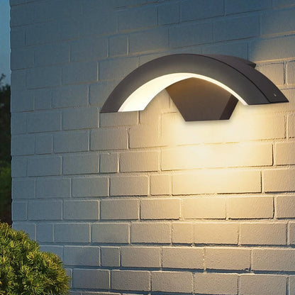 Lampada da parete per esterni moderna curva per portico, patio o giardino