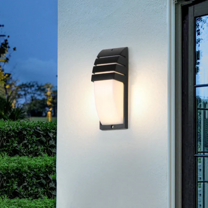 Lampada da parete per esterni nera opaca con sensore di movimento