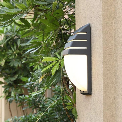 Lampada da parete per esterni nera opaca con sensore di movimento