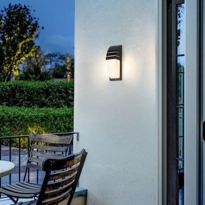 Lampada da parete per esterni nera opaca con sensore di movimento