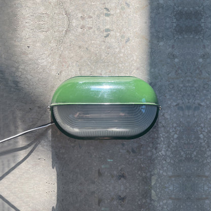 Lampada da parete per esterni ovale in vetro rigato nera, stile industriale navale