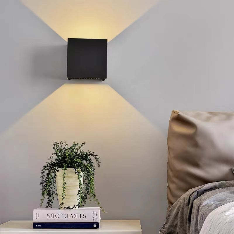 Lampada da parete per esterni quadrata a doppio fascio, LED nera moderna da giardino