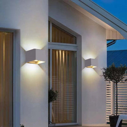 Lampada da parete per esterni quadrata a doppio fascio, LED nera moderna da giardino