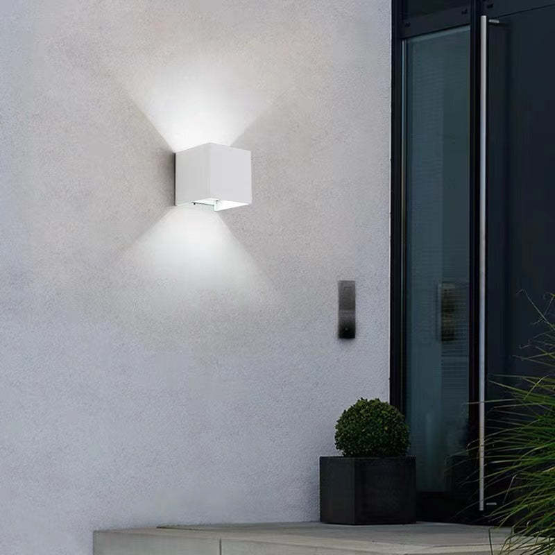 Lampada da parete per esterni quadrata a doppio fascio, LED nera moderna da giardino