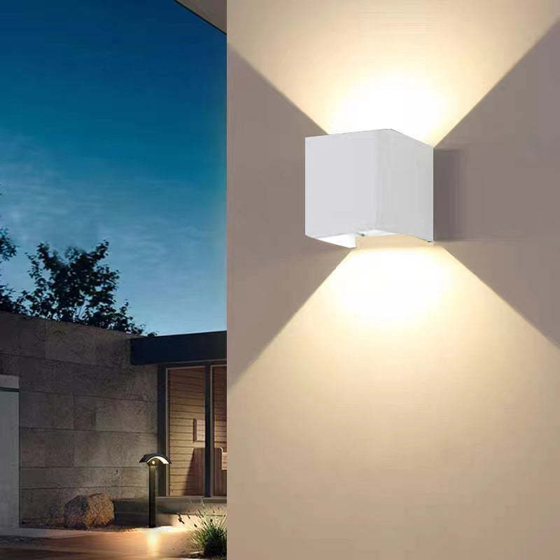 Lampada da parete per esterni quadrata a doppio fascio, LED nera moderna da giardino
