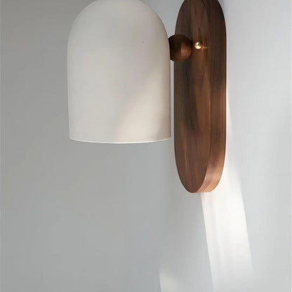 Lampada da parete wabi sabi in legno di noce e metallo