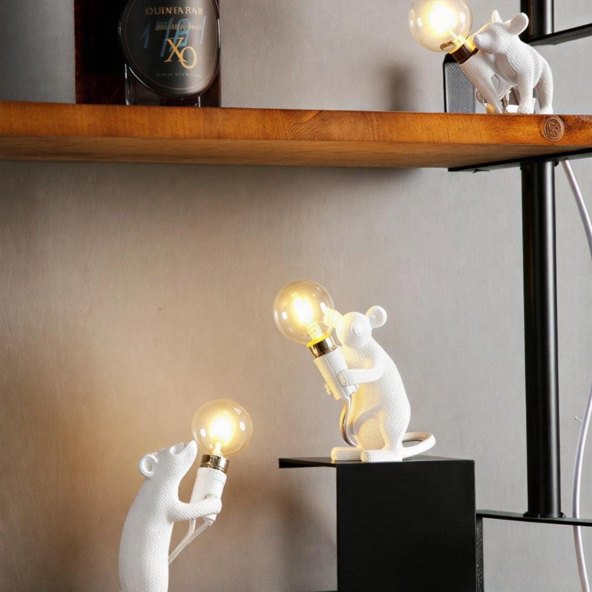 Lampada da tavolo decorativa a forma di topo