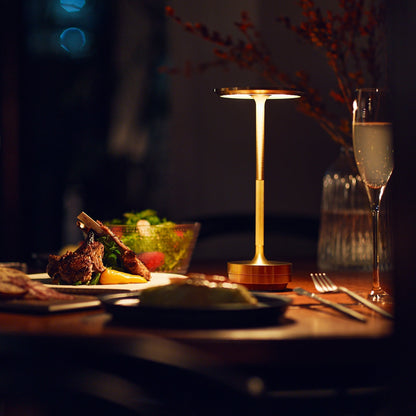 Lampada da tavolo LED senza fili ricaricabile in metallo oro con USB per comodino