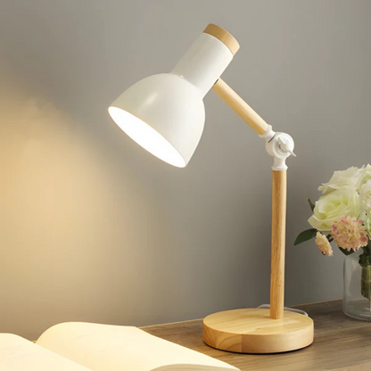 Lampada da tavolo nordica in legno con braccio regolabile da scrivania