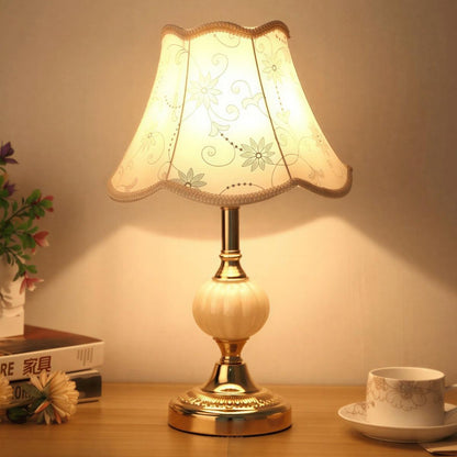 Lampada da tavolo vintage mid century dal design scandinavo
